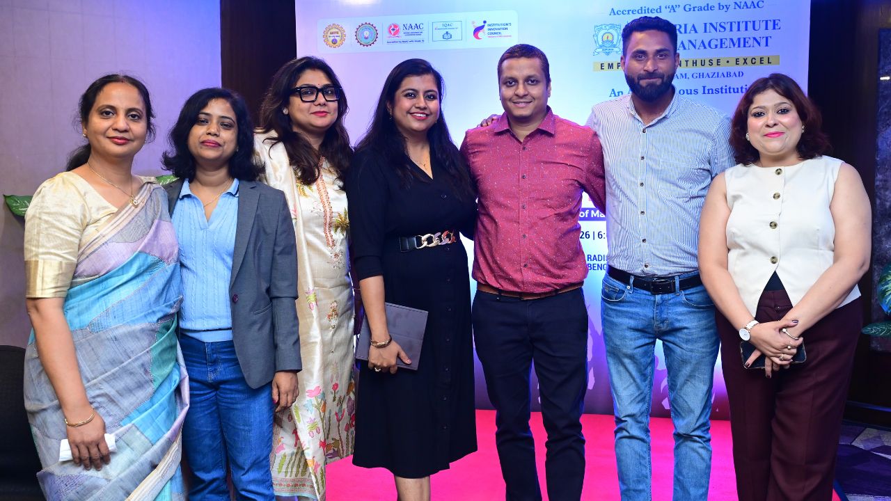 Alumni and Institute leadership together at the close of the Bengaluru Chapter meet